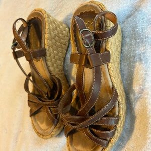 Mudd strappy wedge sandals